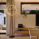 s.luce Atom LED-Stehleuchte aus Metall mit Touchdimmer im stilvollen Wohnzimmer