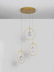 Atos LED Pendelleuchte Ø 40cm 3-flammig Gold 3000K, elegante Pendelleuchte mit goldfarbenen Ringen und Kristallkugeln.
