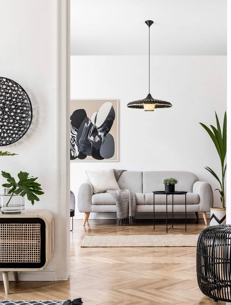 Aura Pendelleuchte Ø 61cm Rattan in modernem Wohnraum mit skandinavischem Design.