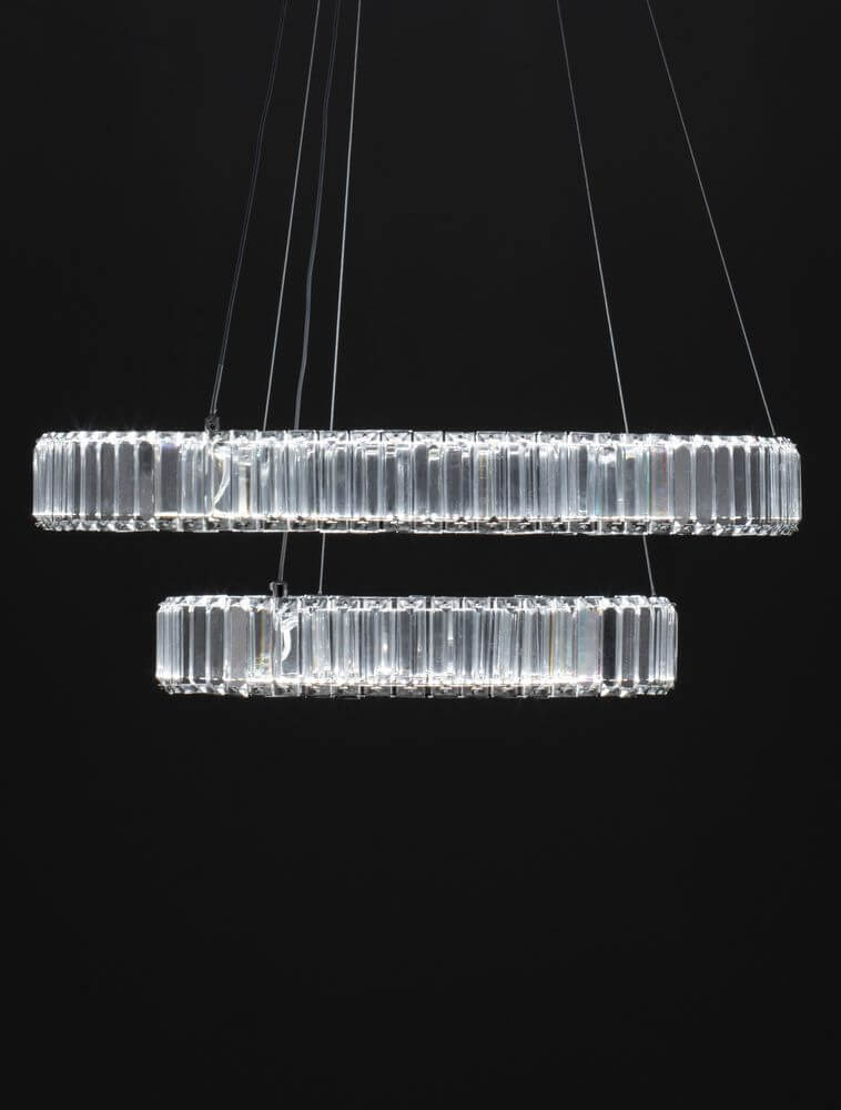 Aurelia LED Pendelleuchte Ø 60cm 2-flammig mit K5 Kristallen und Chromring für modernes Ambiente.