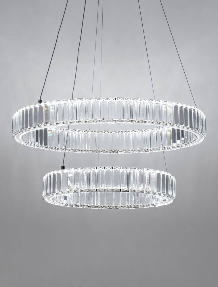 Aurelia LED Pendelleuchte Ø 60cm 2-flammig mit Kristallen und Chromring, modernes Design für stilvolles Licht.