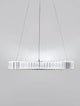 Aurelia LED Pendelleuchte Ø 60cm 3500K mit klarem K5 Kristall und chromfarbigem Rahmen.