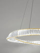 Aurelia LED Pendelleuchte Ø 80cm 3500K mit goldenen Metallringen und Kristallstäben für elegantes Interieur.