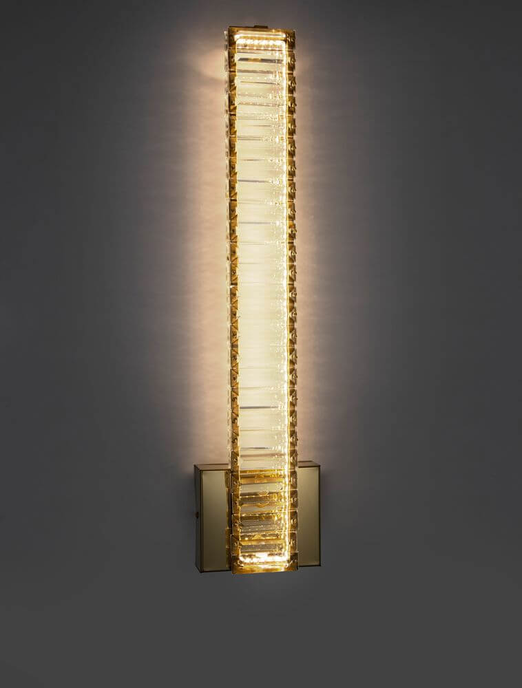 Aurelia LED Wandleuchte 3500K Gold mit elegantem Design und glasklaren K5 Kristallen.