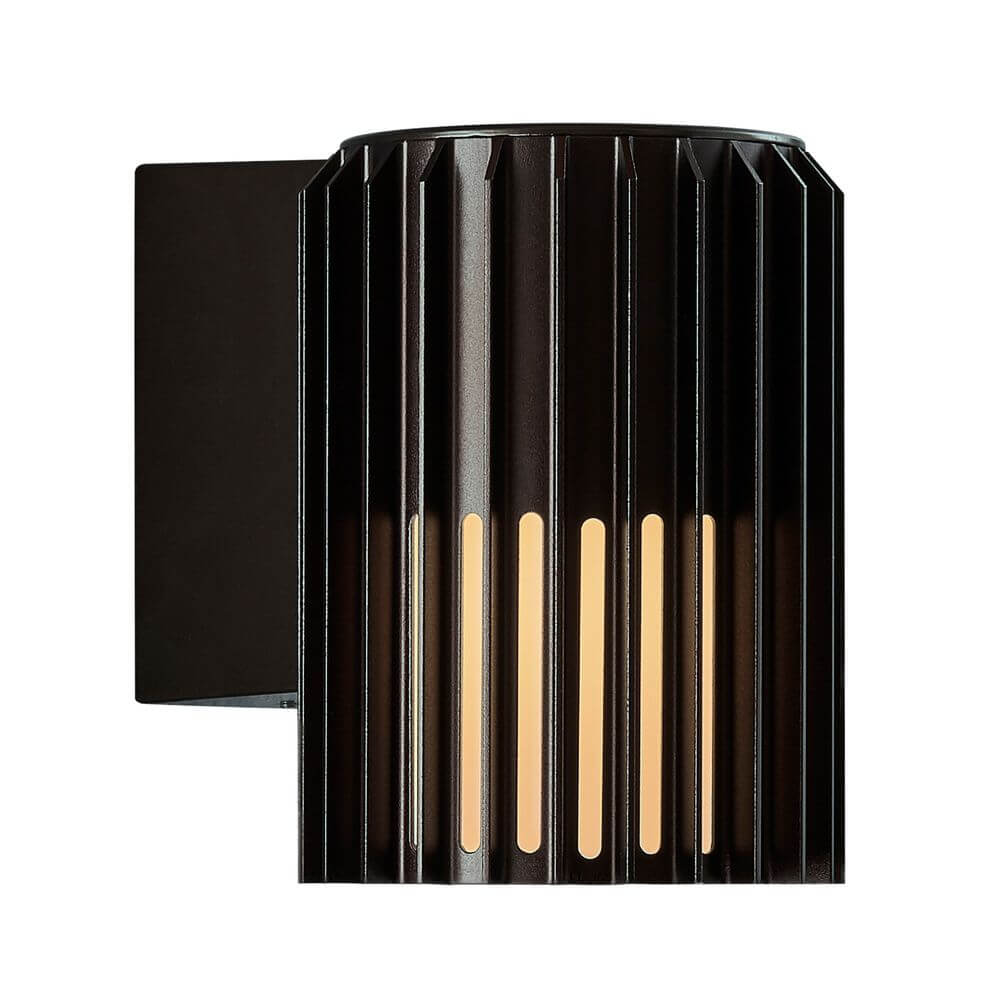 Außenwandlampe Aludra Seaside IP54 in modernem Design für Ihr Außenbereich, perfekte Licht- und Schatteneffekte.