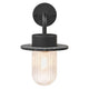 Außenwandlampe Januka IP54 mit geripptem Glasdiffusor und recyceltem Kunststoffschirm.
