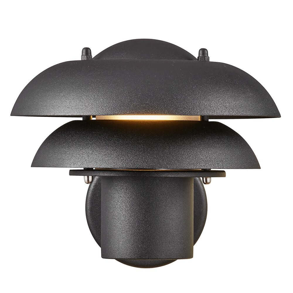 Außenwandlampe Kurnos 20 IP54 – stilvolle schwarze Außenlampenbeleuchtung für den Außenbereich.