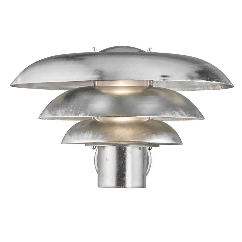 Außenwandlampe Kurnos 35 IP54 in modernem Design mit Aluminiumoberfläche und drei Lichtern.