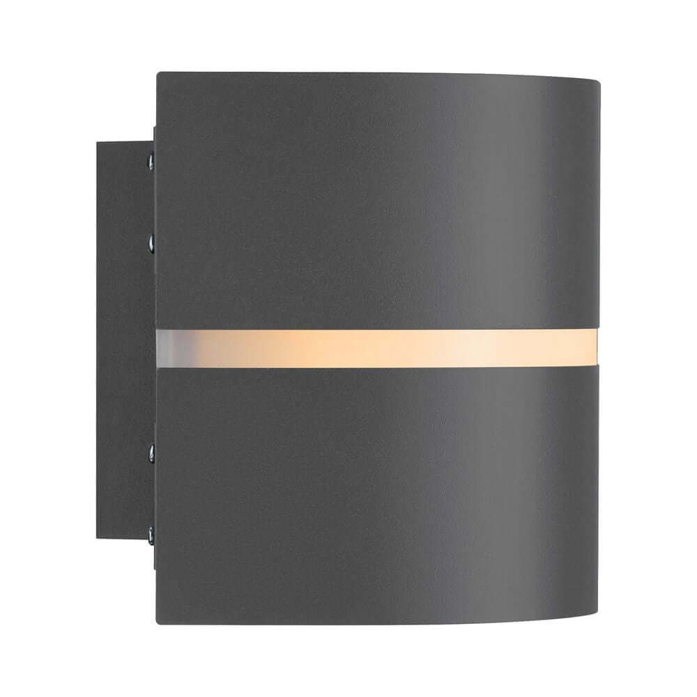Außenwandlampe Sibelis IP44 in elegantem Design mit weißen Diffusor für sanftes Licht.