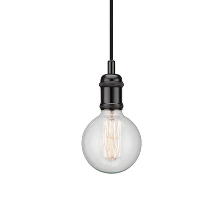 Lampa wisząca Avra z czarnym kablem tekstylnym i dekoracyjną żarówką w klasycznym designie.