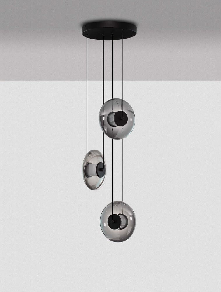 Ballet Pendelleuchte 3-flammig Ø 35cm mit eleganten, runden Lampenschirmen in Schwarz und Glas.