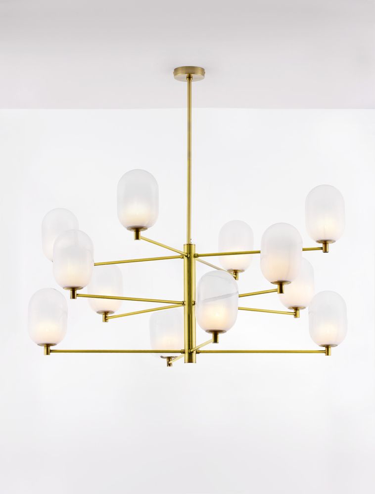 Elegante 12-flammige Pendelleuchte BALOR in Gold und mattem Weiß, ideal für Essbereiche.