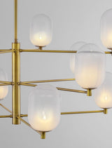 Elegante 12-flammige Pendelleuchte Balor in Gold und opalweißem Glas für stilvolle Esstische.