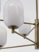 Detailansicht der Balor Pendelleuchte 8-flammig Gold, Weiß mit eleganten Opalschirm.
