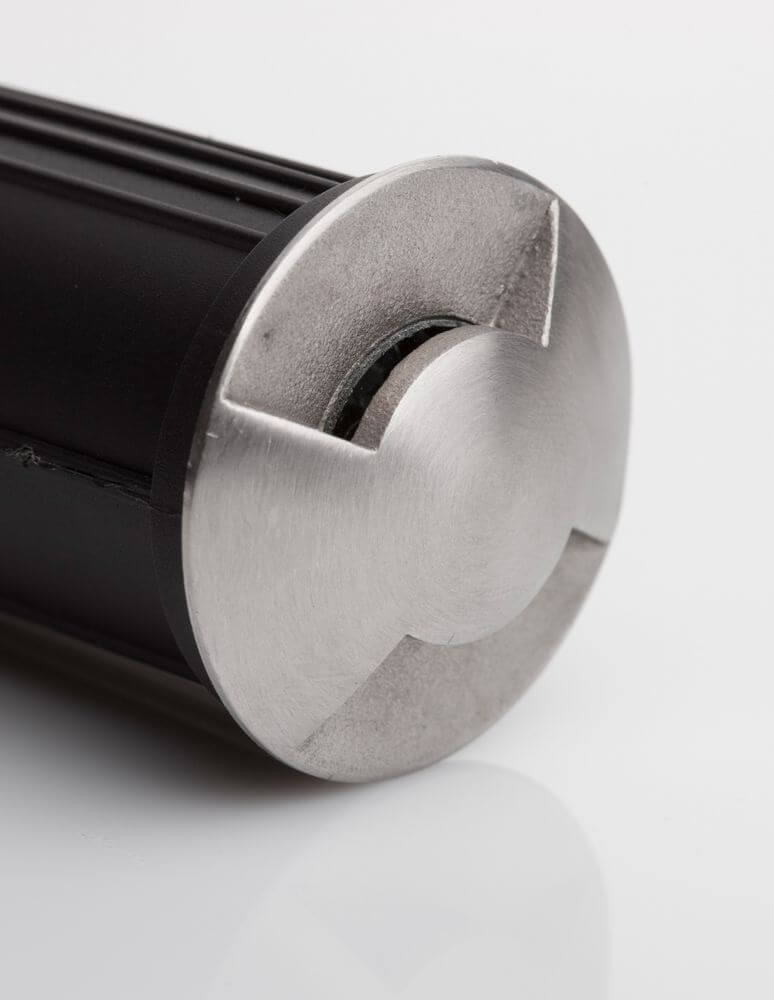 Bang LED Außenbodeneinbauleuchte Nickel IP67, elegantes Design aus Metall und Kunststoff, ideal für Außenanwendungen.