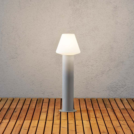 Barletta energisparande sockellampa grå, akrylglas på trädäck, mjukt ljus, modern design
