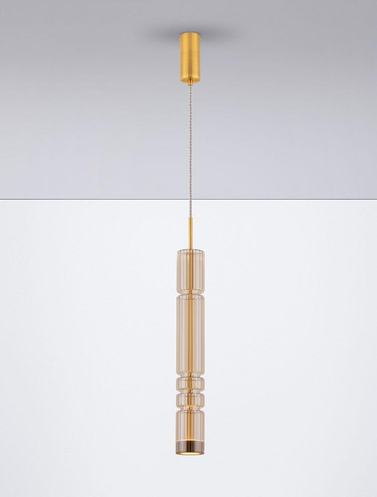 Bento LED Pendelleuchte 3000K Gold in elegantem Design mit goldenen und cognacfarbenen Akzenten.