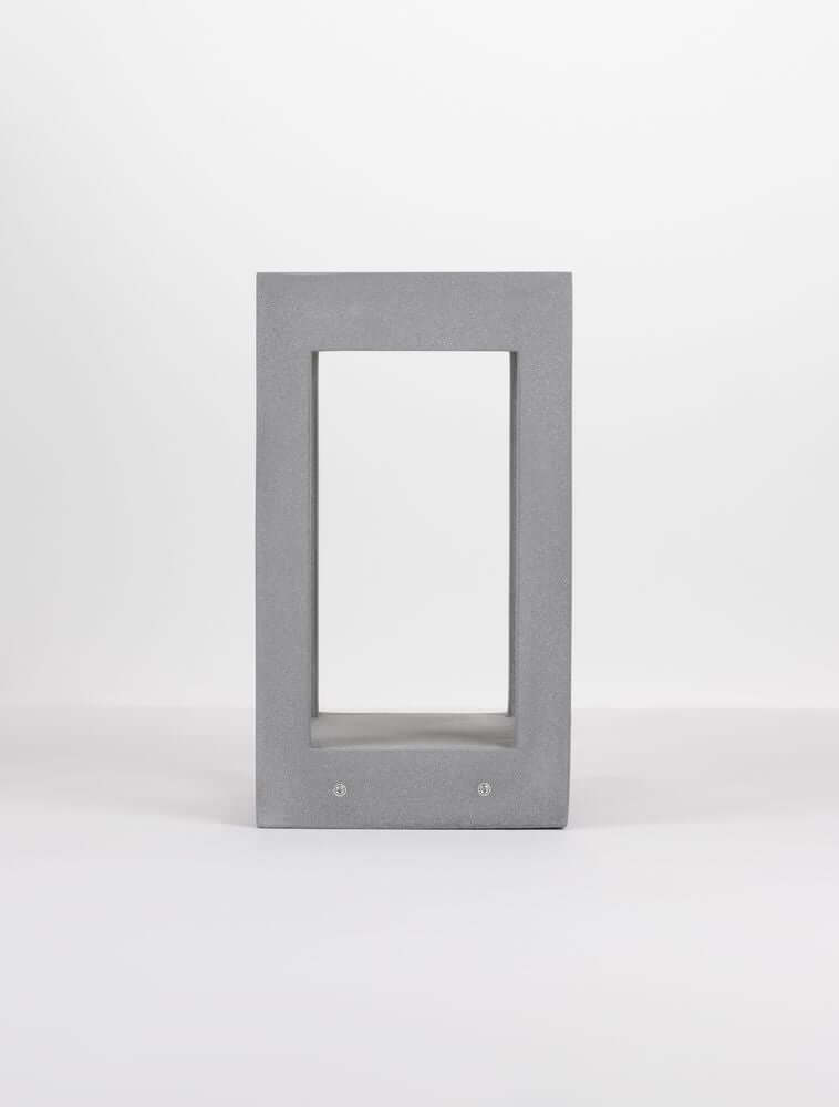 Bev LED Außensockelleuchte 3000K Grau IP65 aus Beton und Glas für Außenbereiche.