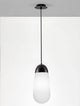 Blaky Pendelleuchte Ø 18cm Schwarz, Weiß mit opalem Diffusor und modernem Design.