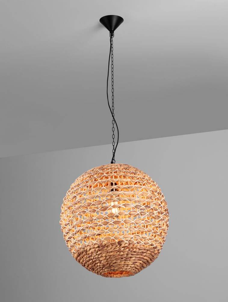 Bola Pendelleuchte Ø 51cm Braun in Boho-Stil aus Wasserhyazinthe, ideal für warmes Interieur.