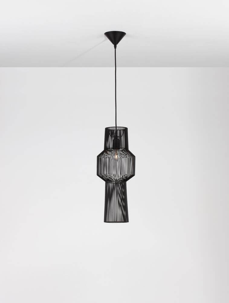 Bredo Pendelleuchte Ø 21cm Schwarz in stilvollem, modernen Design, ideal für Ess- oder Wohnzimmer.