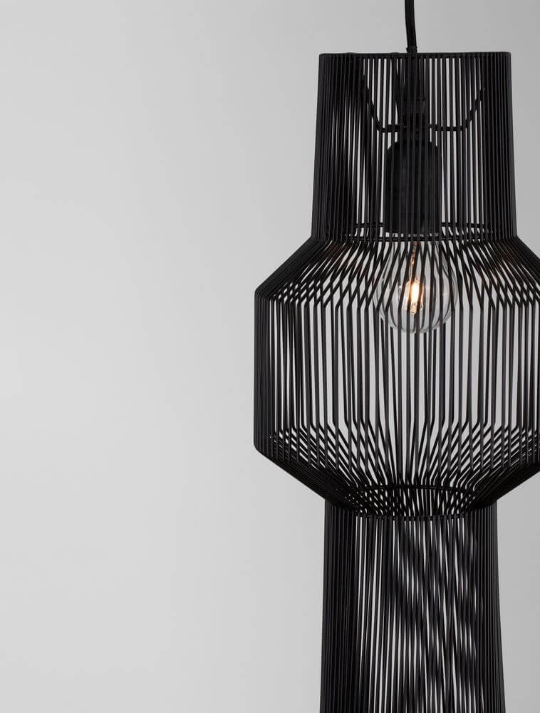 Bredo Pendelleuchte Ø 21cm Schwarz - moderne Pendelleuchte aus schwarzem Aluminium im industriellen Design.