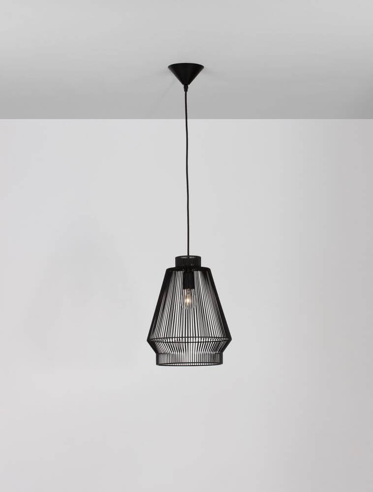 Bredo Pendelleuchte Ø 27,5cm Schwarz, moderne Hängeleuchte mit außergewöhnlichem Design aus Aluminium.