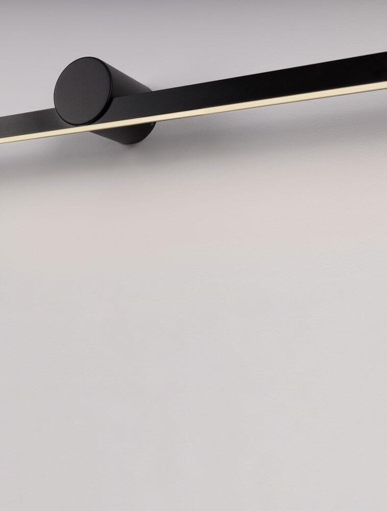 Breggo Wandleuchte 81cm 3000K IP54 in modernem Design, ideal für stilvolle Wandbeleuchtung.
