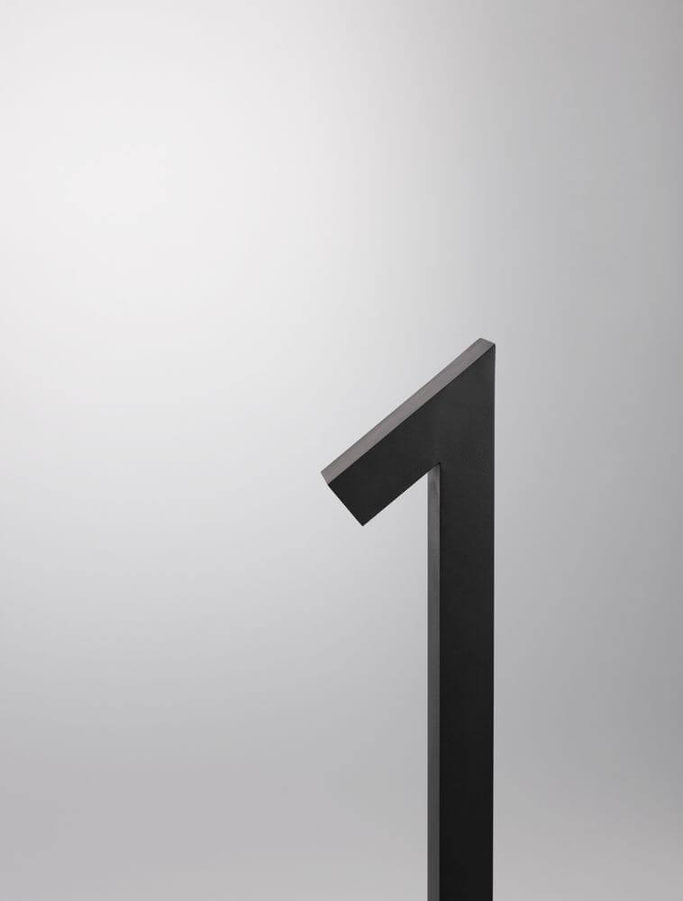 Brigitta LED Außenwegeleuchte Down 3000K Schwarz IP65, modernes Design, elegante Außenbeleuchtung.