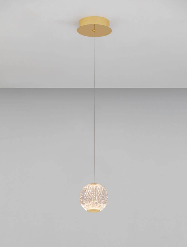 Brillante LED Pendelleuchte Ø 12cm 3200K in modernem Design mit klaren Akzenten.