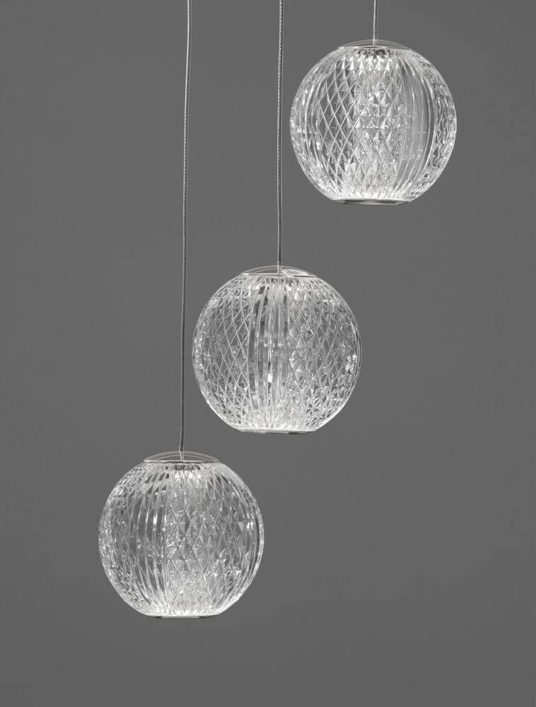 Brillante LED Pendelleuchte 3-flammig Ø 22cm 3200K, moderne Hängeleuchten aus hochwertigem Glas für stilvolle Wohnräume.