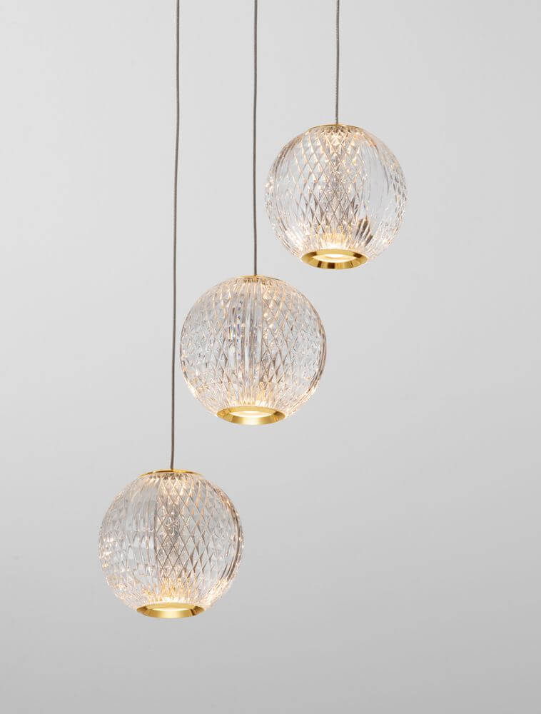 Brillante LED Pendelleuchte 3-flammig Ø 22cm 3200K, moderne Lichtquelle mit elegantem Design.
