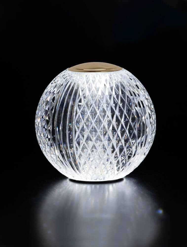 Brillante LED Tischleuchte 3200K Gold mit elegantem, kristallinem Design und warmem Licht.