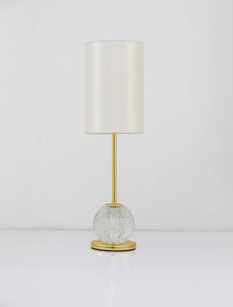 Brille LED Tischleuchte 2-flammig Ø 15,4cm 3200K Gold auf weißem Hintergrund.