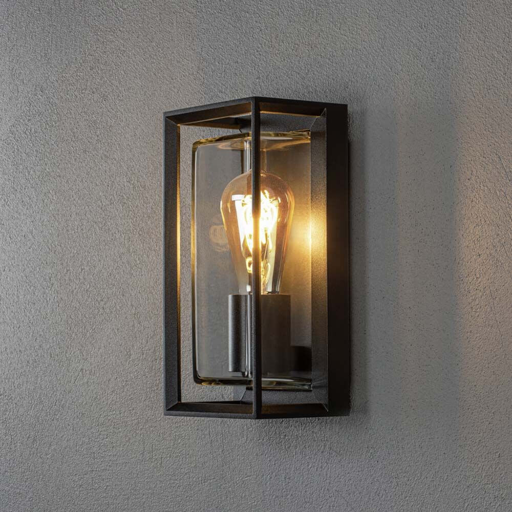 Brindisi Vintage Außen Wandleuchte mit Glühbirne in Schwarz an einer Wand montiert