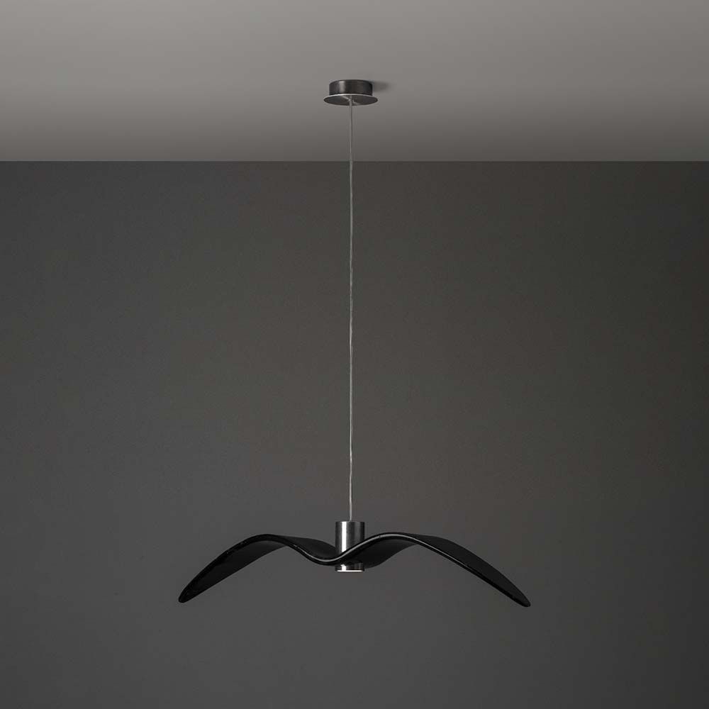 Brokis Hängeleuchte Night Birds mit normalen Flügeln in Schwarz, 73 cm, für stilvolle Innenräume.