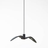 Brokis Hängeleuchte Night Birds mit normalen Flügeln 73cm in Rauchgrau, elegantes Design für modernes Wohnen.