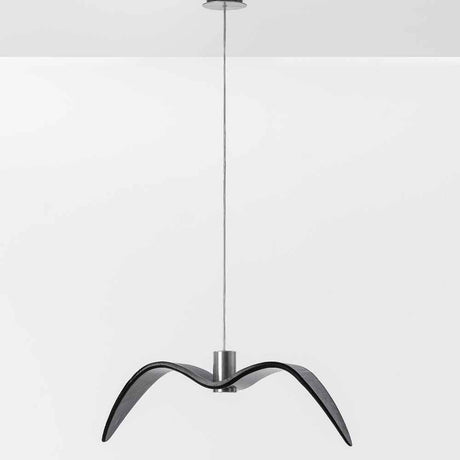 Brokis hengelampe Night Birds vertikale vinger 61 cm i elegant svart utførelse.