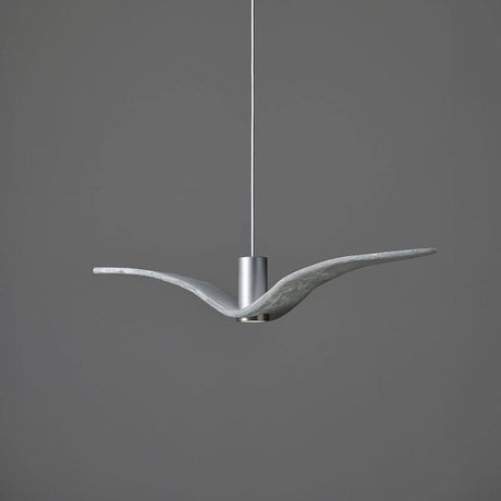 Brokis pendellampe Night Birds horisontale vinger 78 cm i moderne design med elegante vinger.