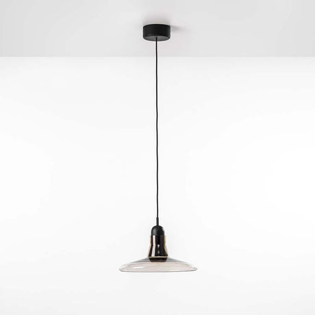 Brokis pendellampe Shadows XL Lagre med elegant, munnblåst glass og håndlaget tre.