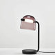 Brokis Tischlampe Mona Small mit elegantem, mundgeblasenem Glas und dimmbarem LED-Licht.