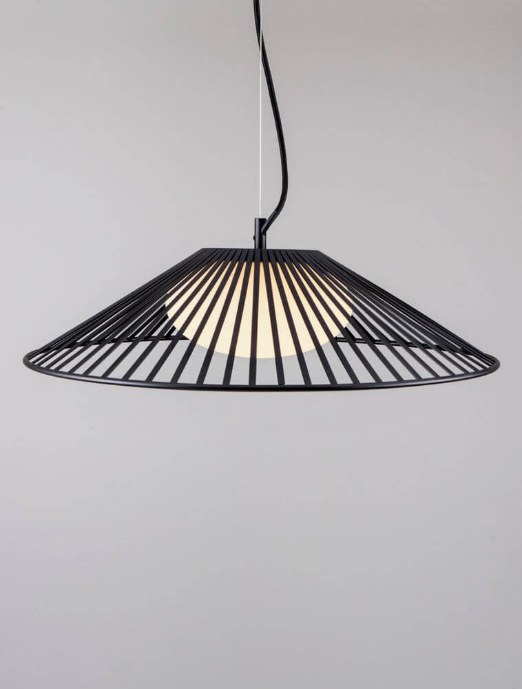 Brume LED Pendelleuchte 3000K Schwarz für elegantes und modernes Interior-Design in Küche oder Wohnzimmer.
