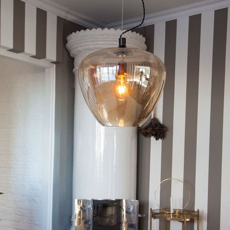 Suspension Bellissimo Grande Ø 40 cm Amber dans un intérieur moderne avec une source lumineuse chaleureuse