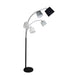 Stående lampe Foggy 5-armet 200 cm med fem forskjellige lampeskjermer i ulike farger og størrelser.