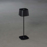 CAPRI USB -bordslampa IP54