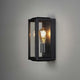 Außen Wandleuchte Carpi im Vintage-Look IP44, stilvolle Wandlampe mit Glaskorpus und dekorativer Glühbirne.