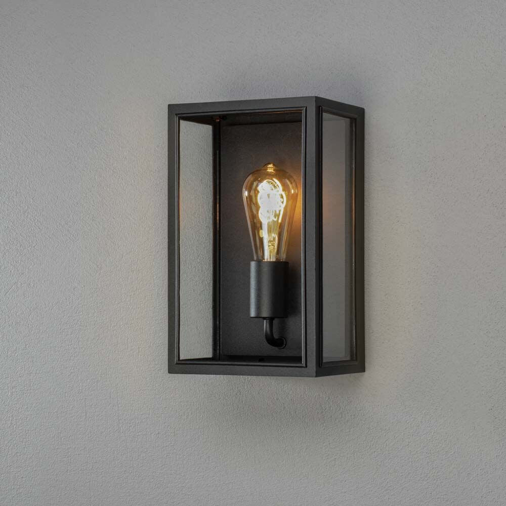 Carpi Wandleuchte Stahl IP44 aus Metall und klarem Glas, E27 Fassung, stilvolles Design für innen.