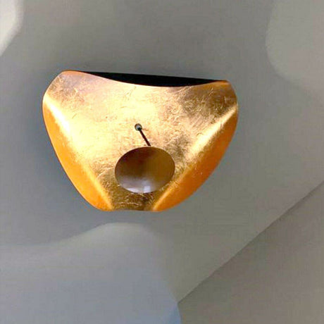 Catellani & Smith Lederam Manta CWS1 LED Wand- & Deckenlampe in goldener Ausführung an der Decke