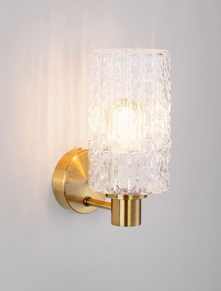 Certa Wandleuchte Gold mit Klarglasschirm und goldener Wandhalterung für stilvolles Interieur.