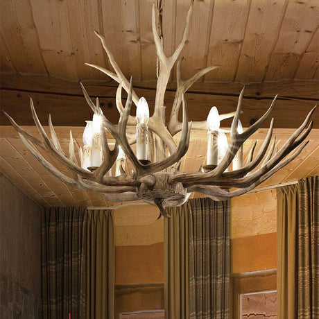 Chalet XL Holz Geweih-Lüster Ø 100cm 12-flammig mit handgefertigten Details und Metallstrukturen.